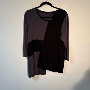 Comfy USA Women's Gray and Black Colorblock Tunic Top Large